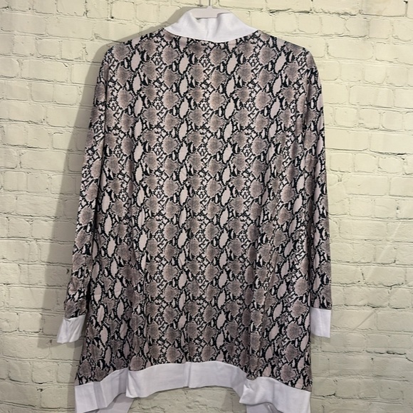 Snakeskin Pattern Women's Sweater - Picture 4 of 5